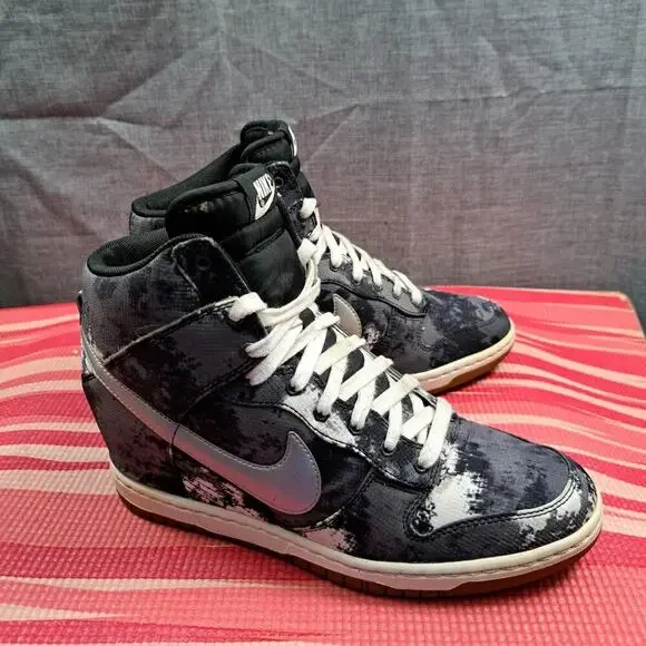 %Nike Dunk Sky High Print Black Sneakers Womens 543258-004 Size 10 / A 23 - Picture 2 of 13